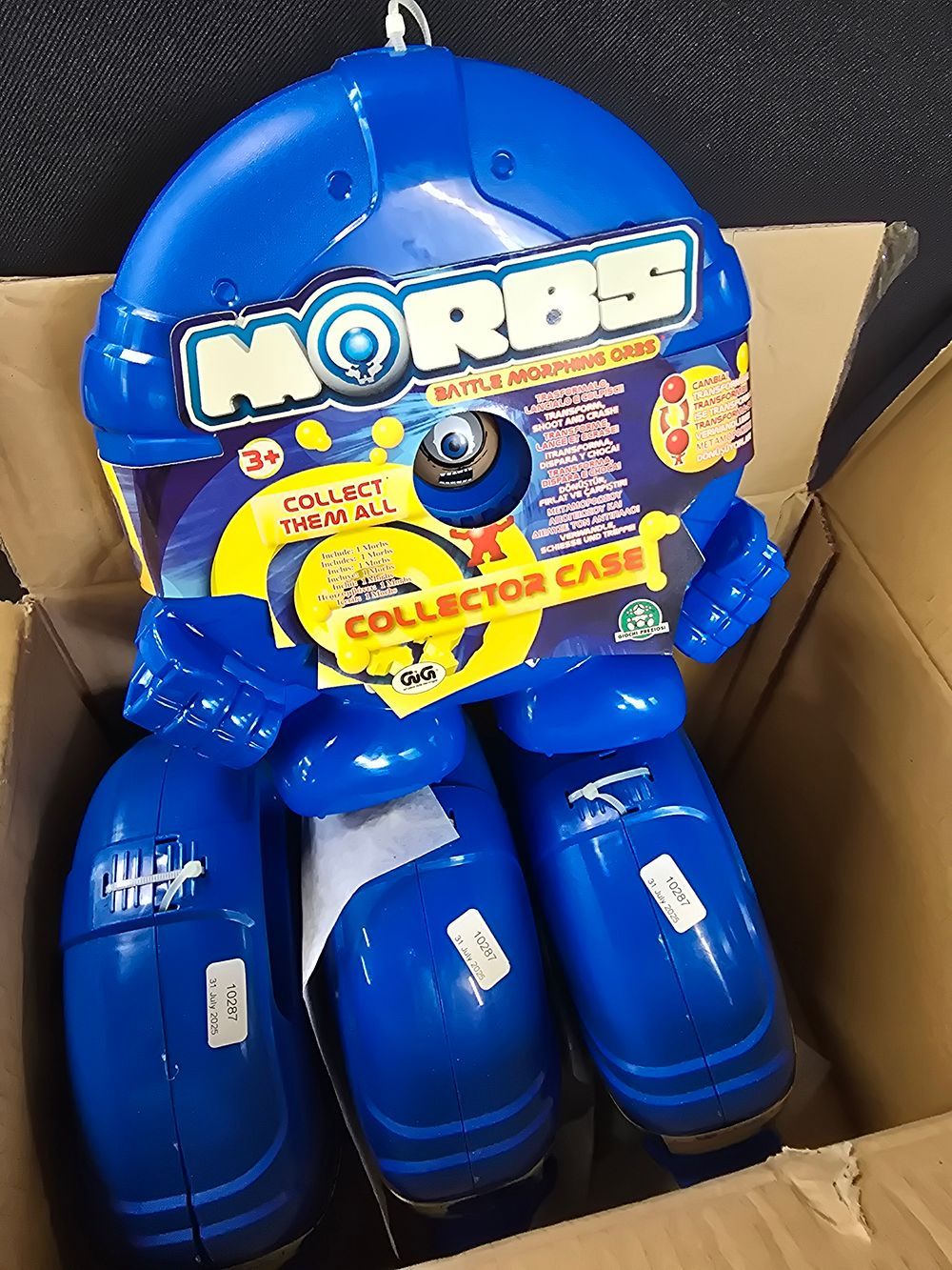 Lot 161: A box of 4 brand new MORBS collectors case
