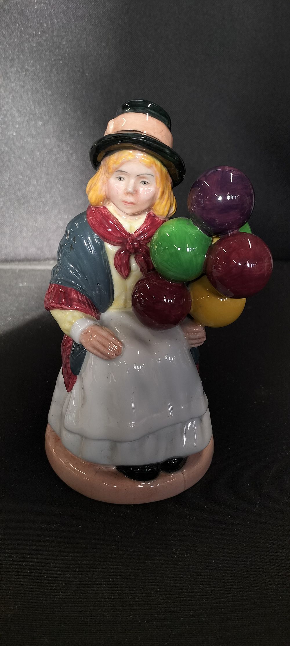 Lot 175: Vintage 1981 Royal Doulton Porcelain Balloon Girl HN2818