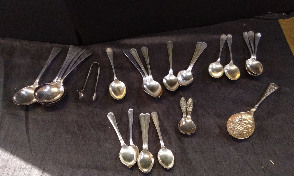 Lot 251: Selection of Mixed A1 Silver Plate Spoons