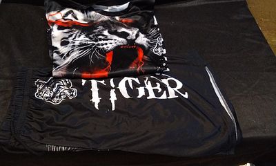 Men's Red/Black Animal Tiger 2 piece T-Shirt Shorts sets. Size 1XL