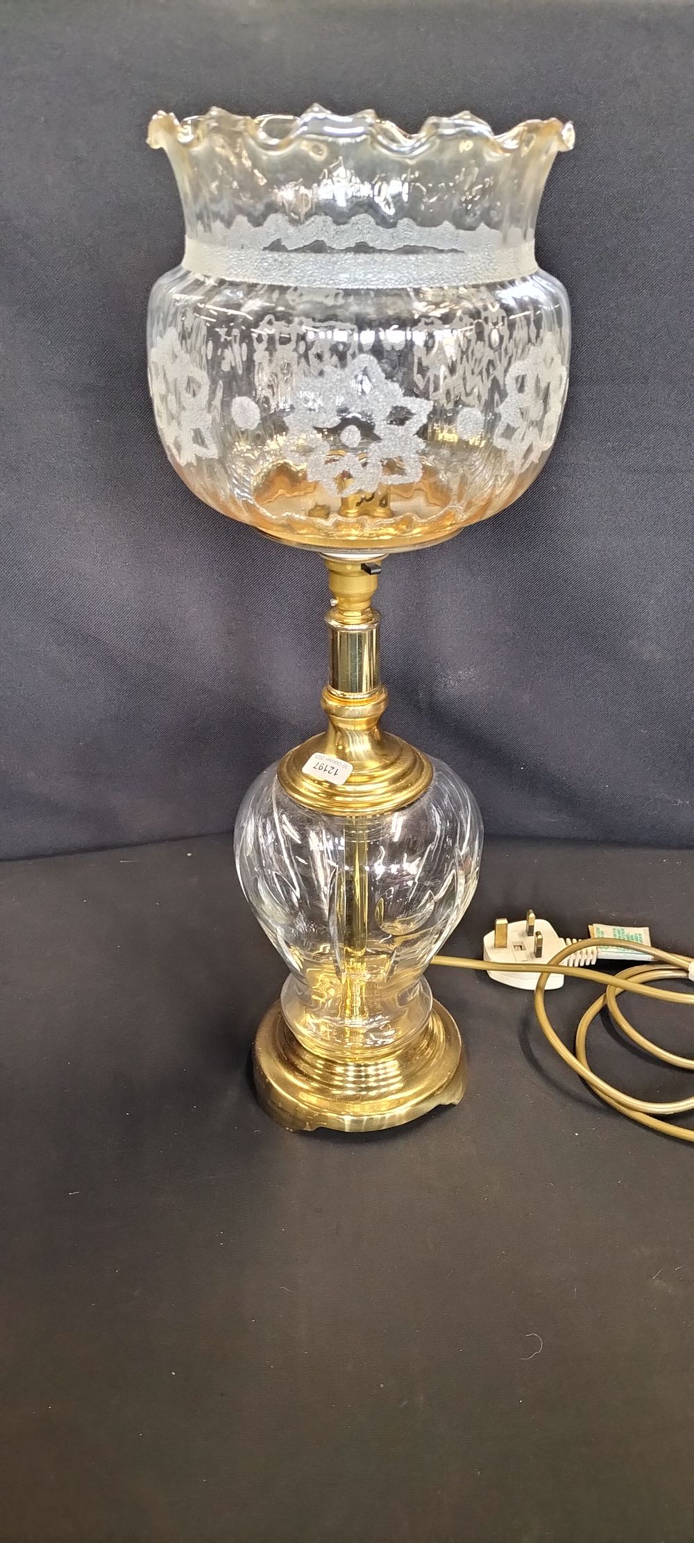 Lot 317: A Brass Effect and Glass Table Lamp