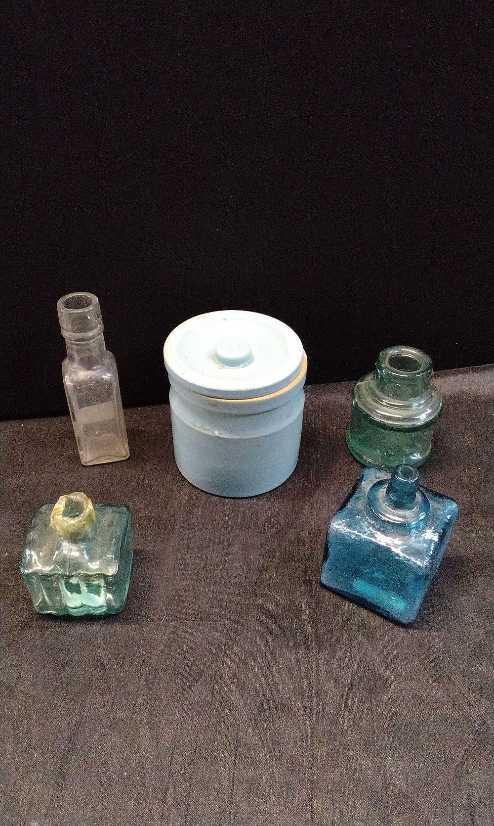 Lot 435: 4x Vintage Glass Bottles and a Stoneware Pot with Lid
