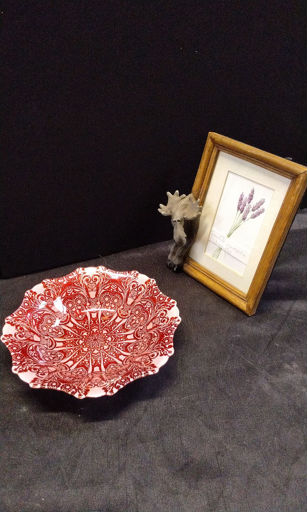 Lot 437: Ornate Red/Pink Bowl,and Photo Frame