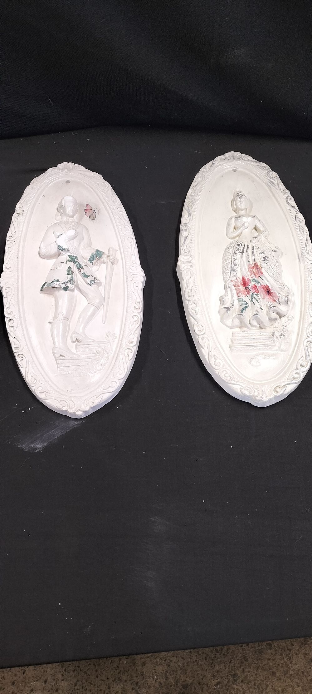 Lot 329: Pair of Regency Style Plaster Oval Ornamental Wall Hanging Plaques