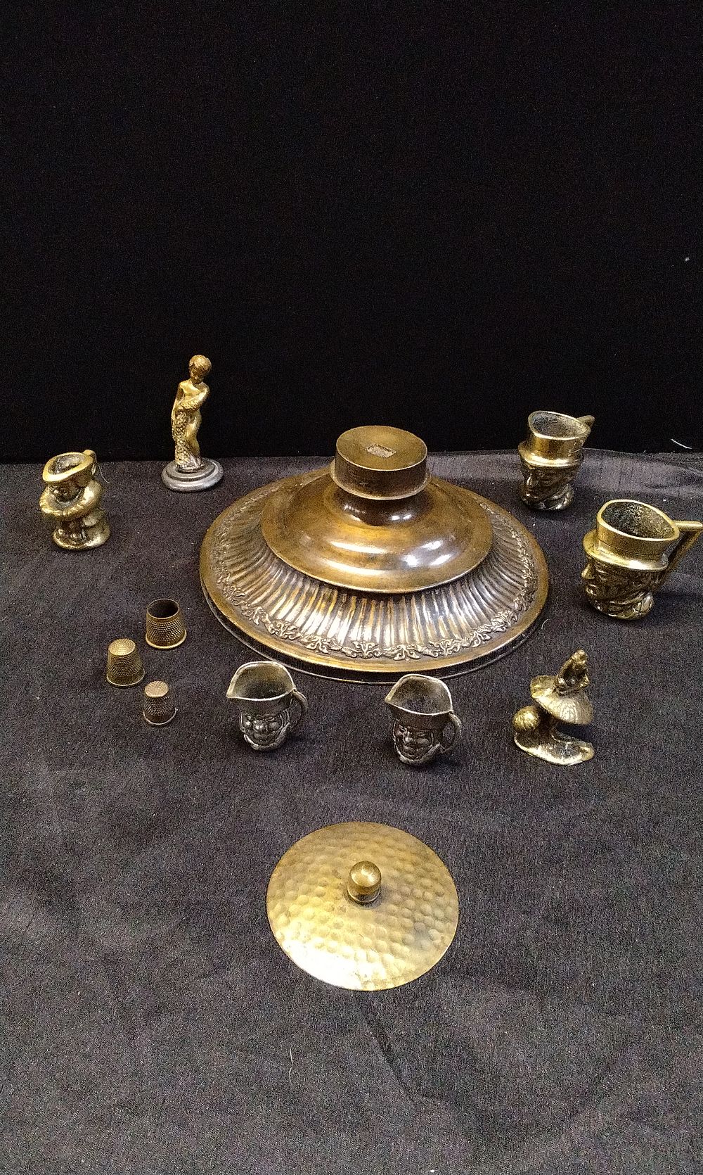 Lot 440: Selection of Various Brass and Copper Items