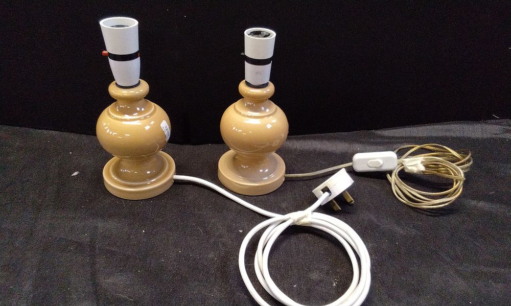 Lot 451: Pair of Doulton Sheerbrite Table Lamps