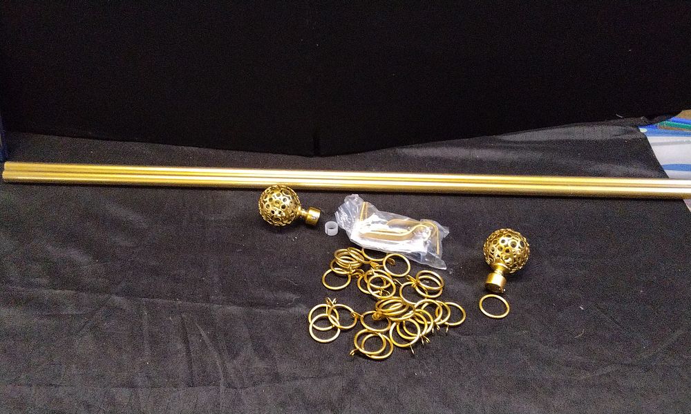 Lot 453: Gold Coloured Extendable Curtain Pole