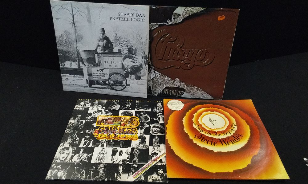 Lot 471: 4 Vinyl Albums Including a Stevie Wonder Collectors Album