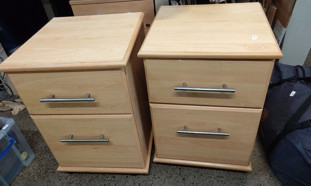 Lot 482: 2x 1xDrawer 1x Cupboard Light Wood Units. On Wheels