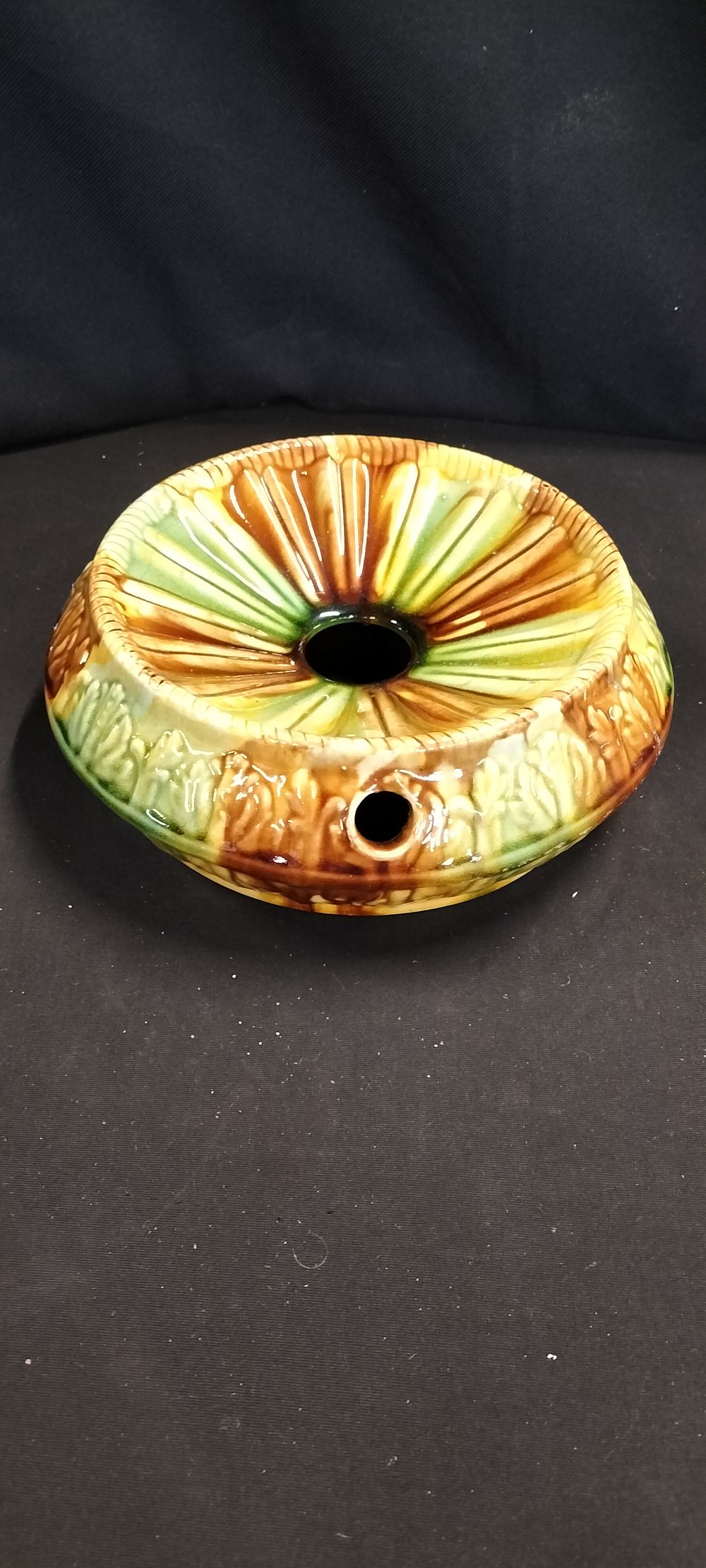 Lot 348: Vintage Pottery Majolica Spittoon