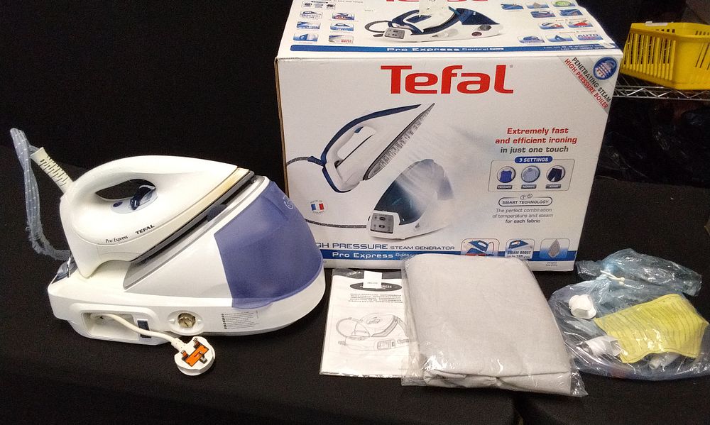 Lot 665: Tefal High Pressure Steam Generator Iron Pro Express