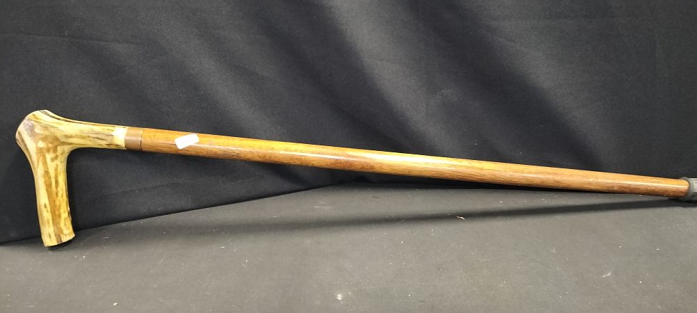 Lot 362: Walking Stick with Horn/Antler Handle and Wooden Shaft