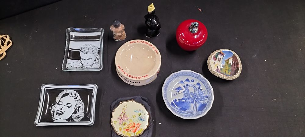 Lot 369: Mixed Lot of Glass and Ceramic Items Including...