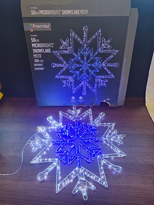 50cm mucrobrights snowflake motif 260 leds. White and blue pin wire lights
