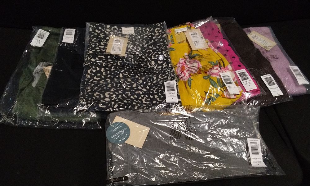 Lot 693: Brand New Mama;Licious Maternity Wear