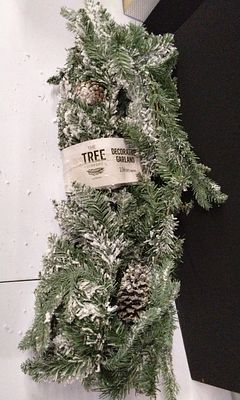 The Tree Company by Premier. 2.7M (9 ft) Garland with Pine Cones