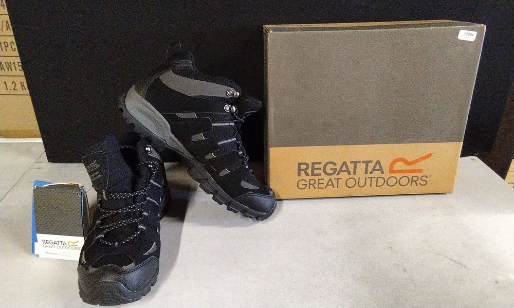 Lot 201: Pair of Brand New In Box Black Regatta