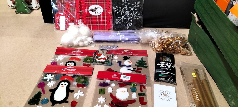 Lot 168: A Selection of Christmas Crafting Items Including Make...