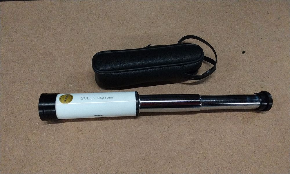 Lot 556: Solus 25x30mm Monocular