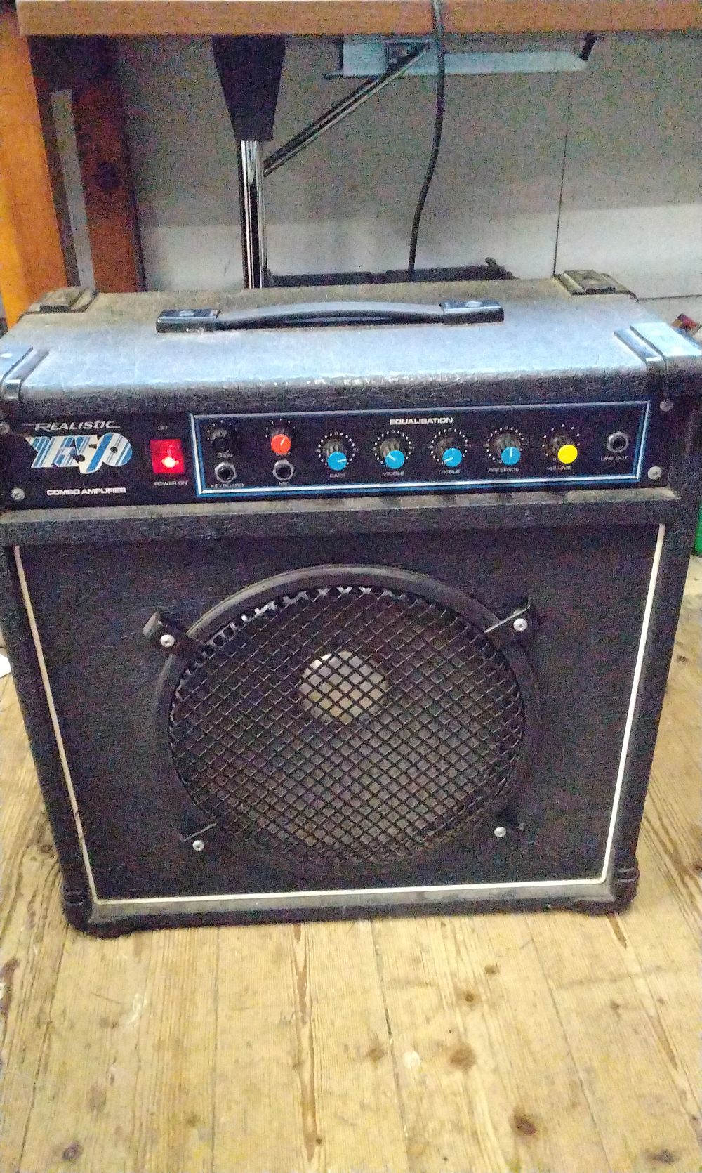 Lot 563: Realistic X-50 Combo Amplifier