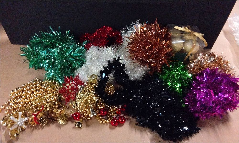 Lot 598: Selection of Various Christmas Decorations