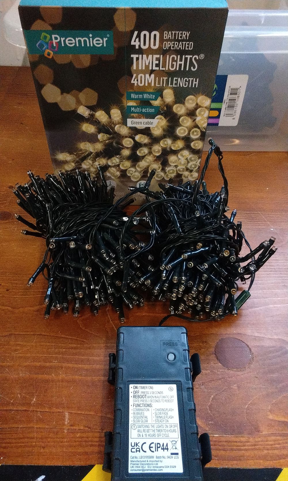 Lot 620: Premier, 400 Battery Operated Timelights