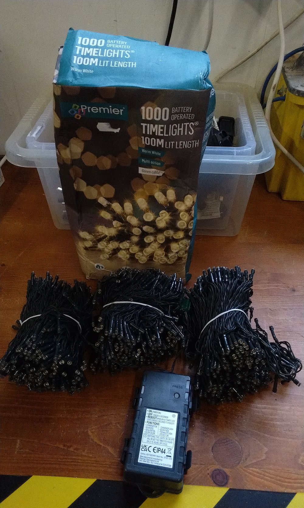 Lot 650: Premier 1000 Battery Operated Timelights