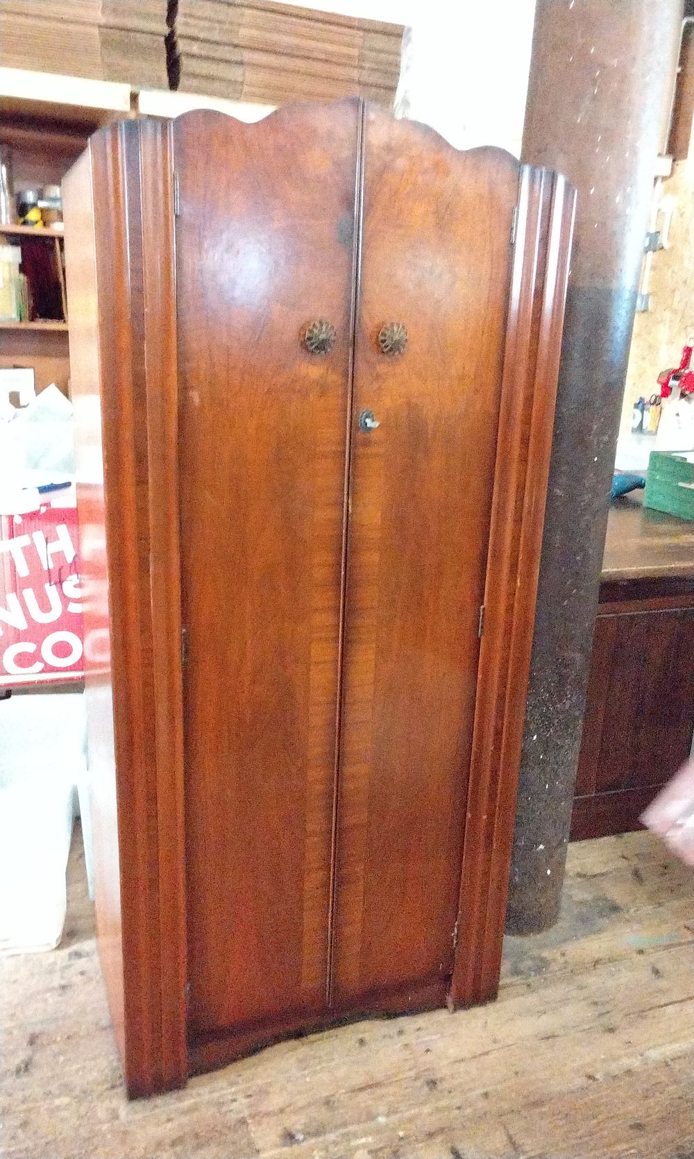 Lot 668: Vintage Small 2 Door Wardrobe
