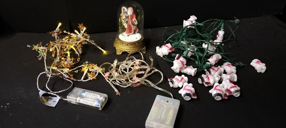 Lot 673: Two Sets of Battery Operated Lights, a Set...