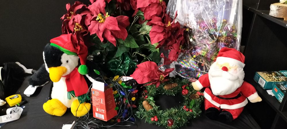 Lot 678: A Box Containing Various Christmas Items Including An...