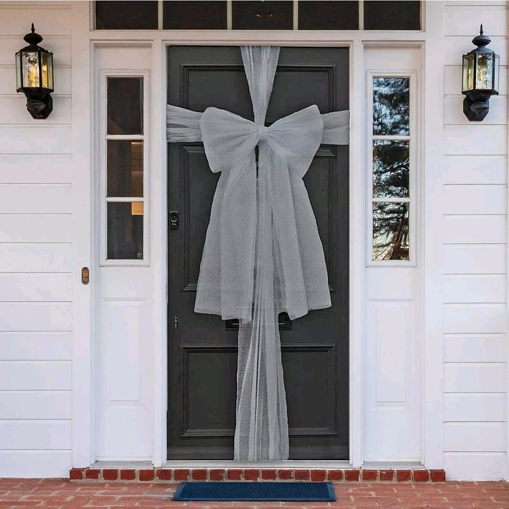 Lot 680: Brand new silver sparkle door ribbon and bow in silver