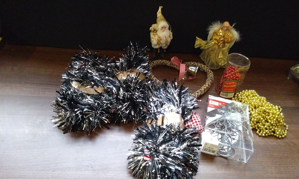 Lot 704: Selection of Various Christmas Decorations