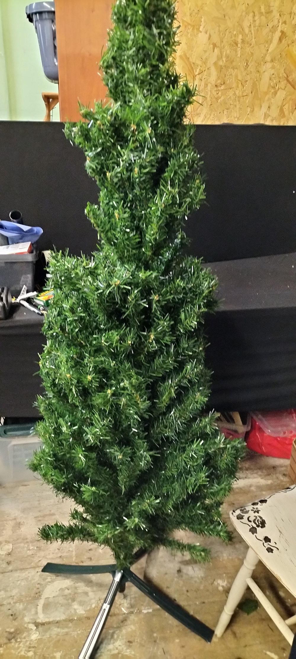 Lot 715: A 6ft Slimline Christmas Tree