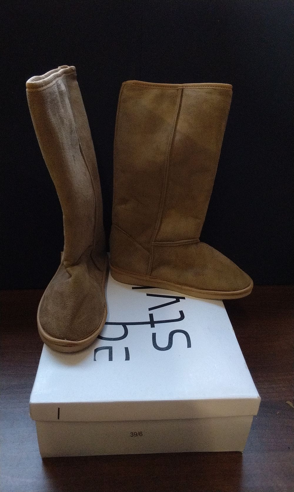 Lot 723: Brand New in Box EQ Style Pair of Ugg Boots Style Caramel Boots