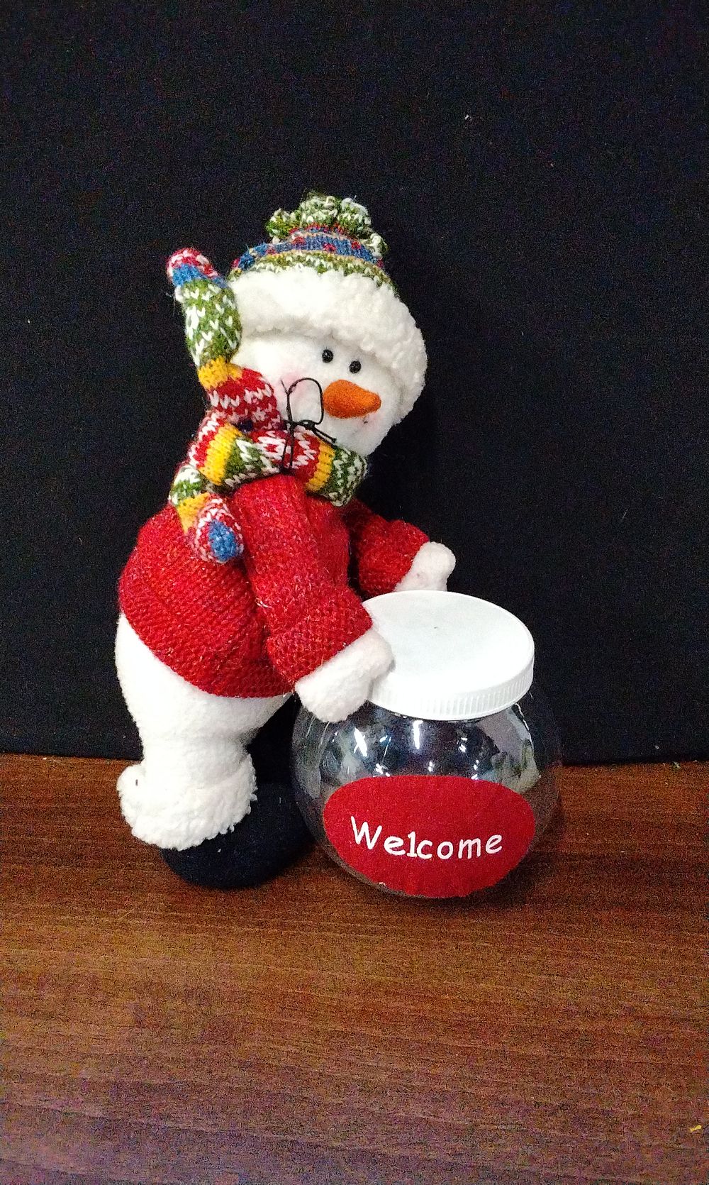 Lot 695: Plush Snowman with Jar For Sweets Welcome