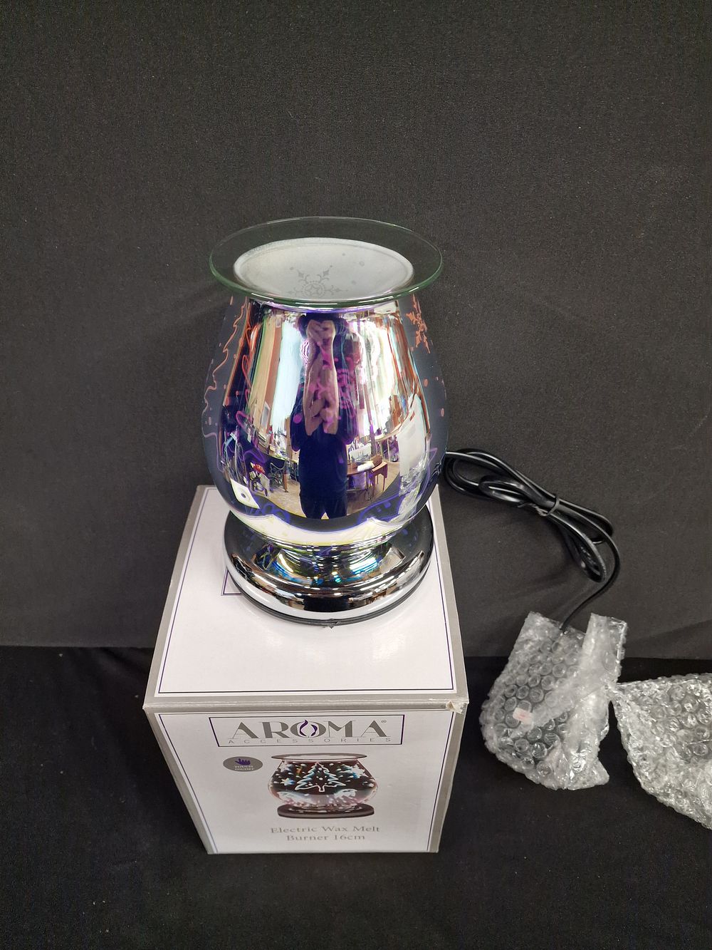 Lot 761: Aroma Electric Wax Melt Burner 16cm