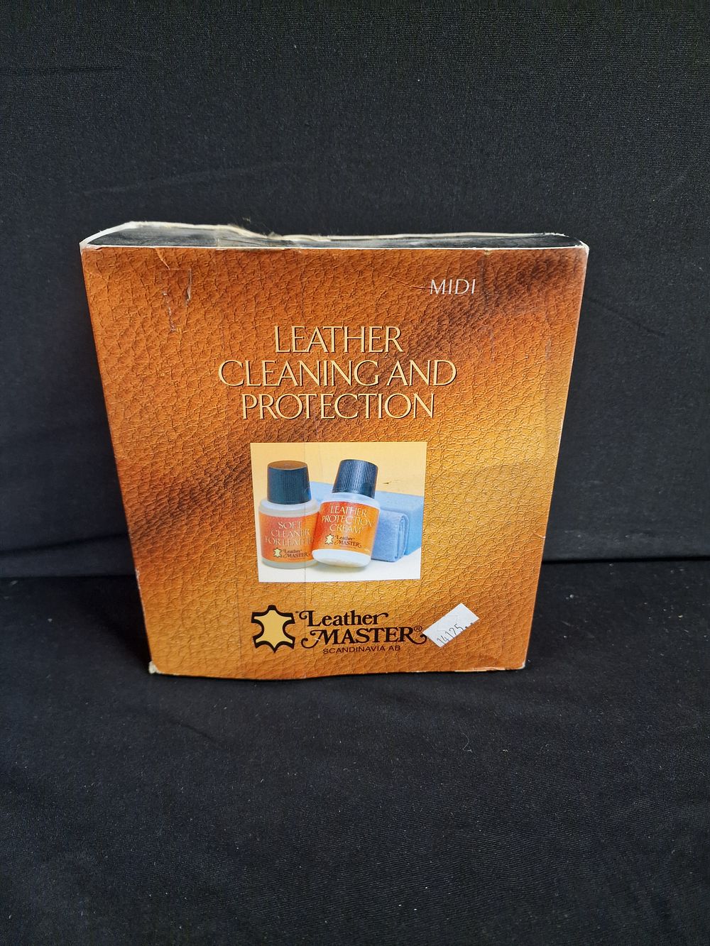 Lot 762: Leather Master Scandinavia Leather Cleaning and Protection Kit