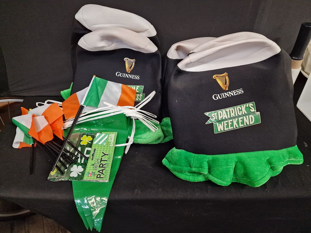 Lot 765: St Patrick's Day Items