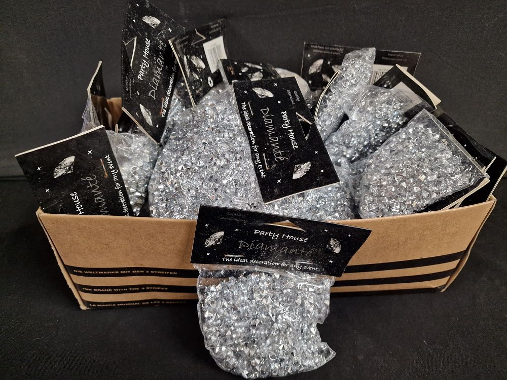 Lot 773: x30 Packs of Silver Diamanté