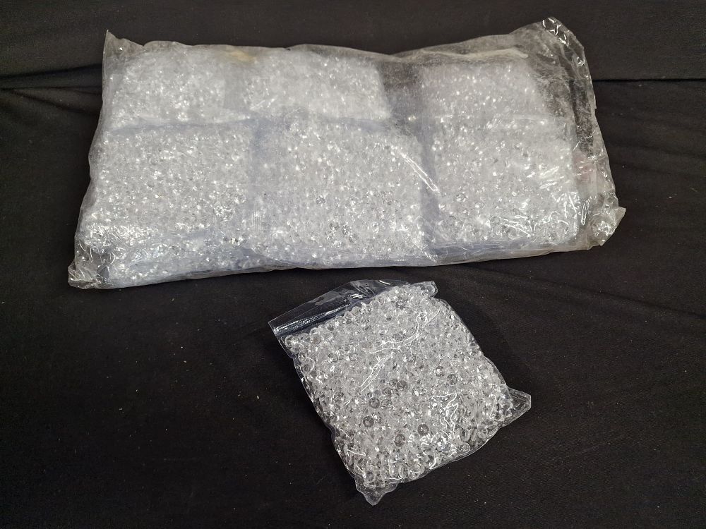 Lot 776: x18 Pack of Clear Diamanté