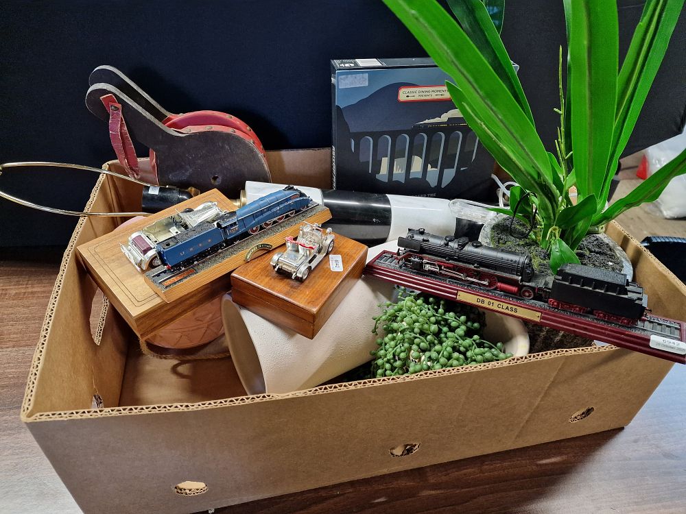 Lot 787: Mixed Lot of Unsold Items From Previous Auctions
