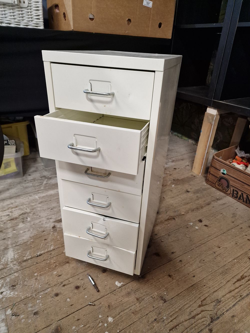 Lot 792: 6 Drawer Metal Unit on Wheels