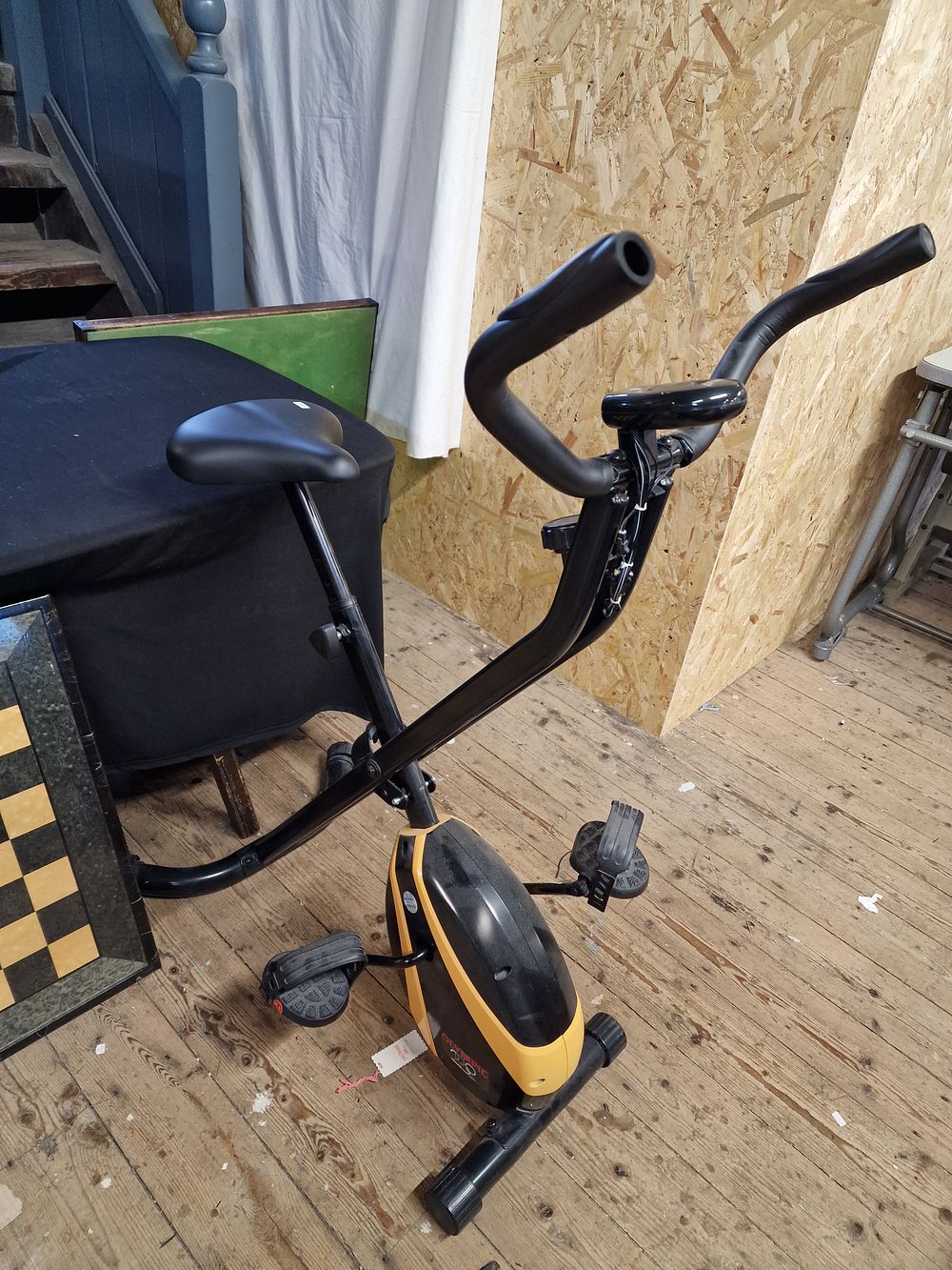 Lot 800: Olympic 2000 Folding Exercise Bike