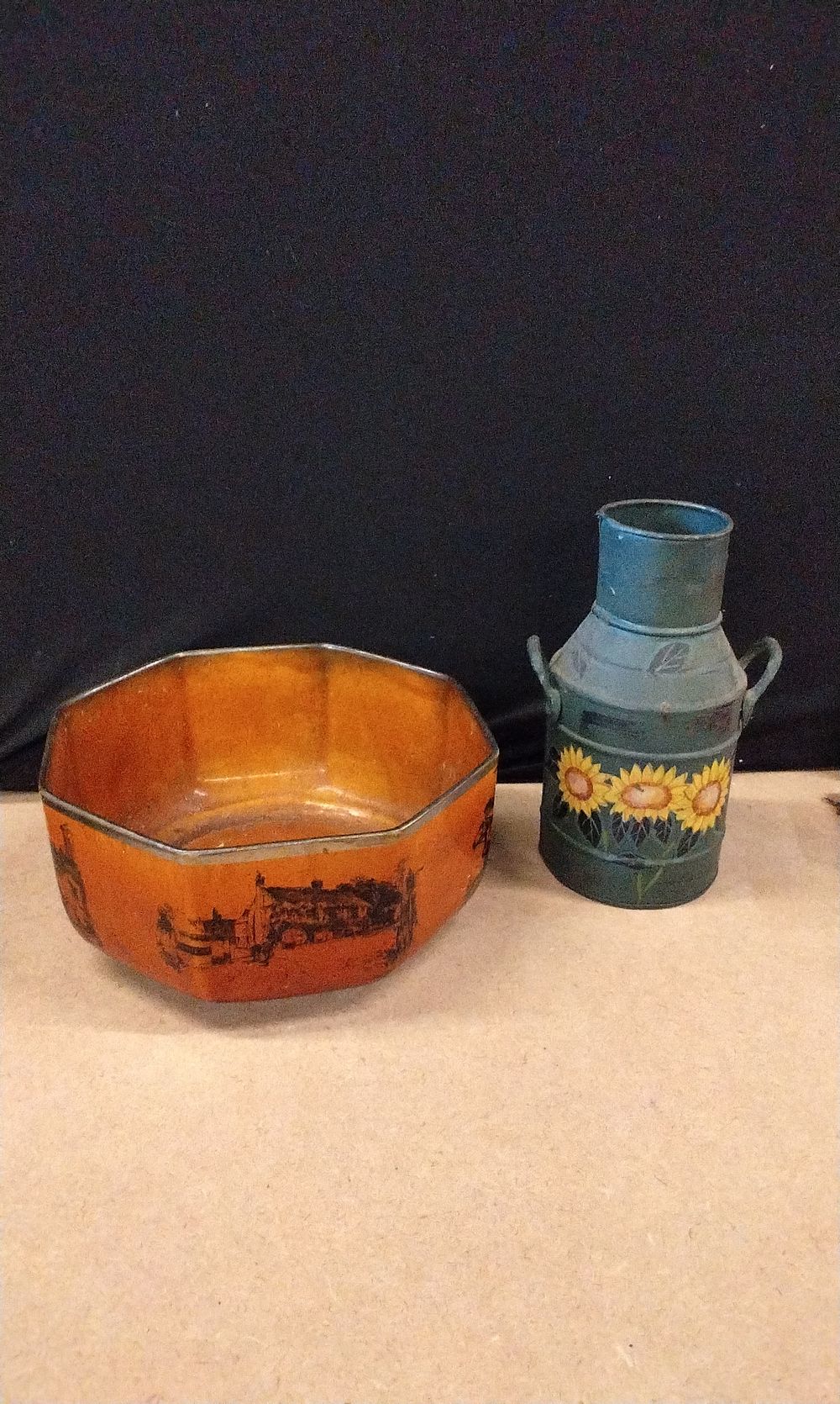 Lot 199: A Pair of Coaching Days Ceramic Bowl and Sunflower Jug