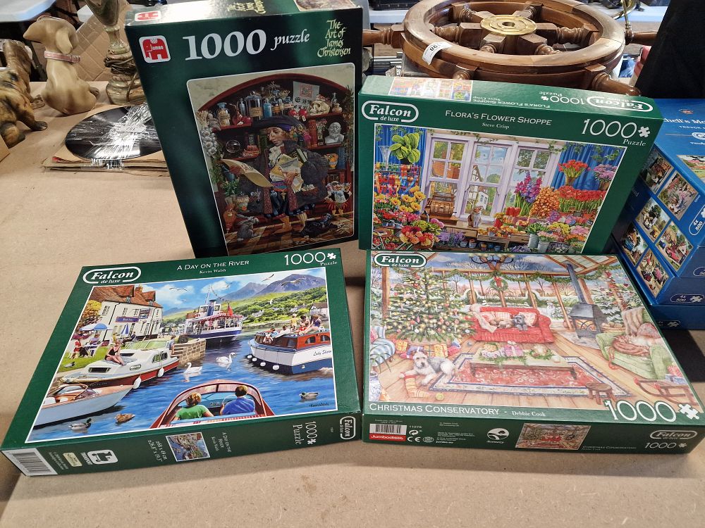 Lot 385: Four 1000-Piece Falcon de luxe and Jumbo Jigsaw Puzzles