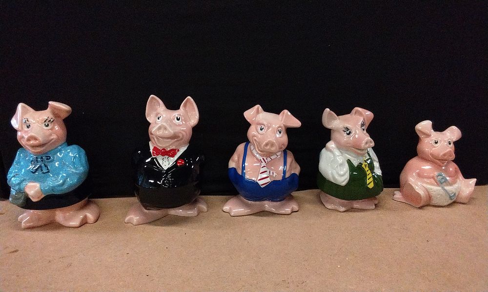 Lot 206: A Collection of Wade NatWest Maxwell Piggy Banks
