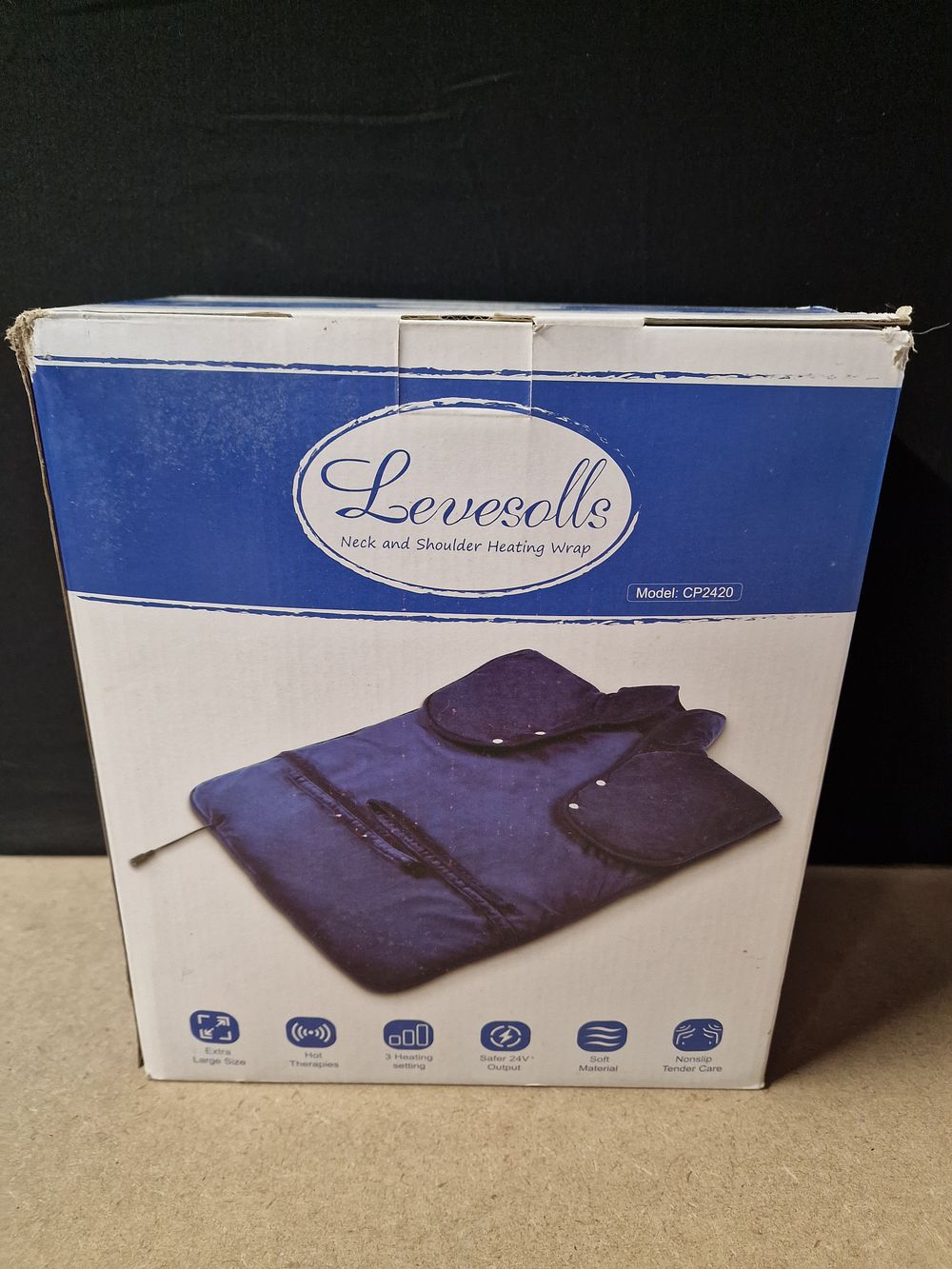 Lot 318: Levesolls Neck and Shoulder Heating Wrap, Model CP2420