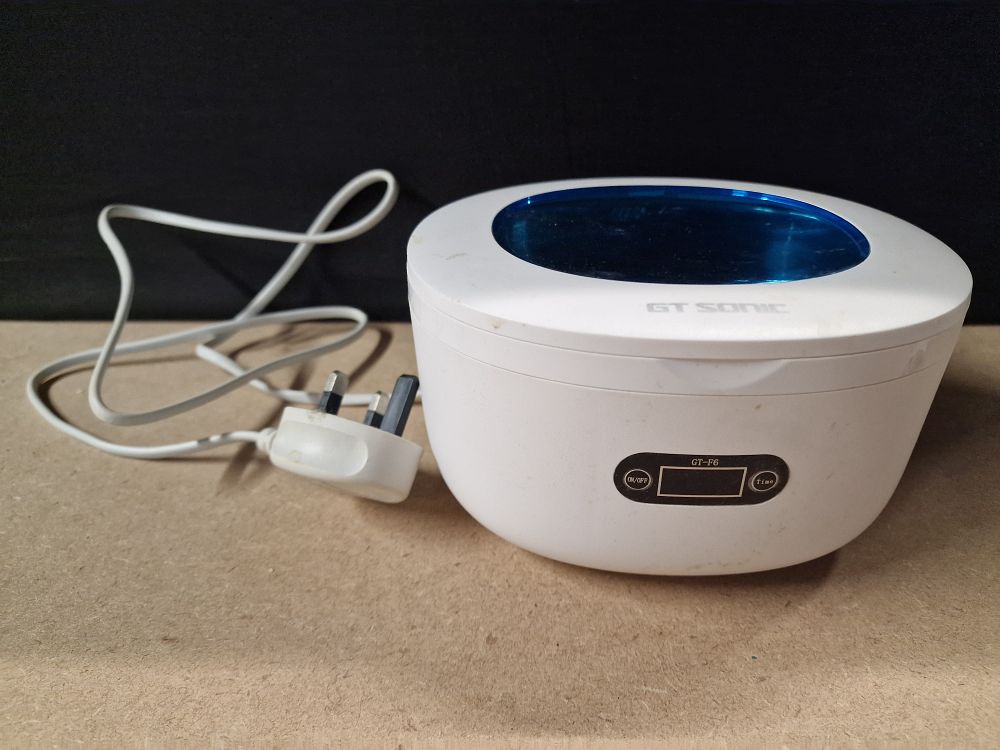 Lot 319: GT SONIC GT-F6 White Ultrasonic Cleaner