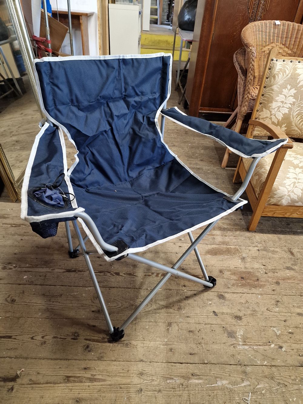 Lot 328: A BigUn Folding Camping Chair