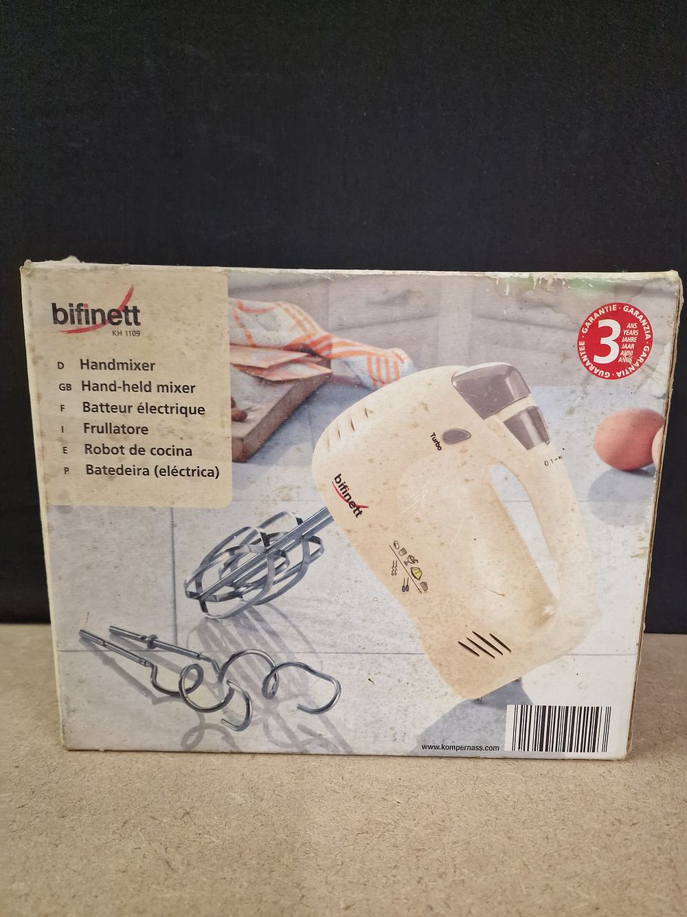 Lot 344: A Bifinett KH 1109 Hand-Held Mixer
